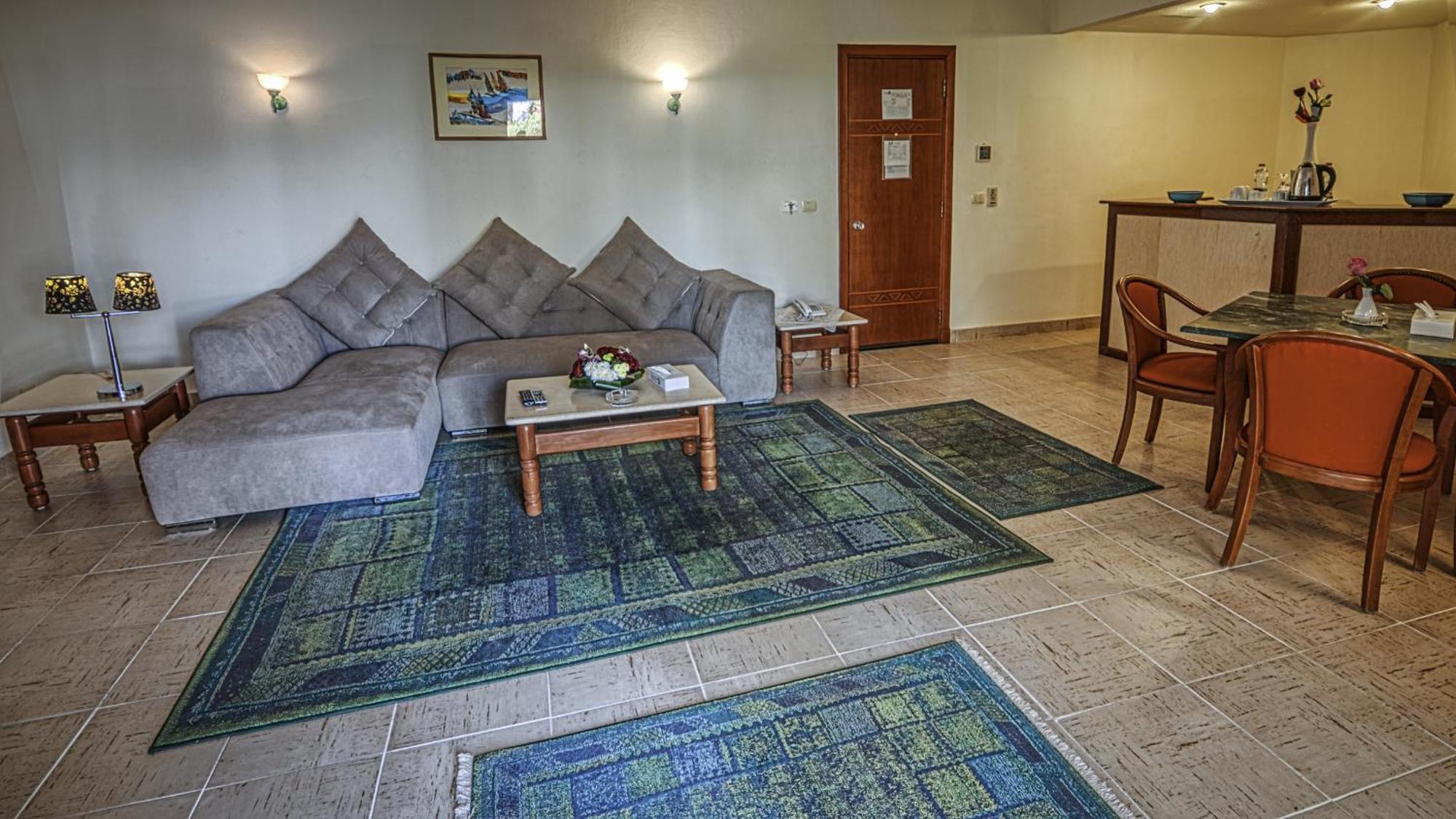Falcon Hills Курортний комплекс